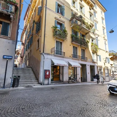 Canguroproperties - Scalette San Marco 2 Verona
